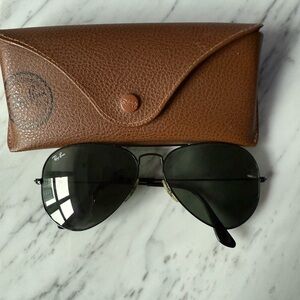 Black Rayban Aviators